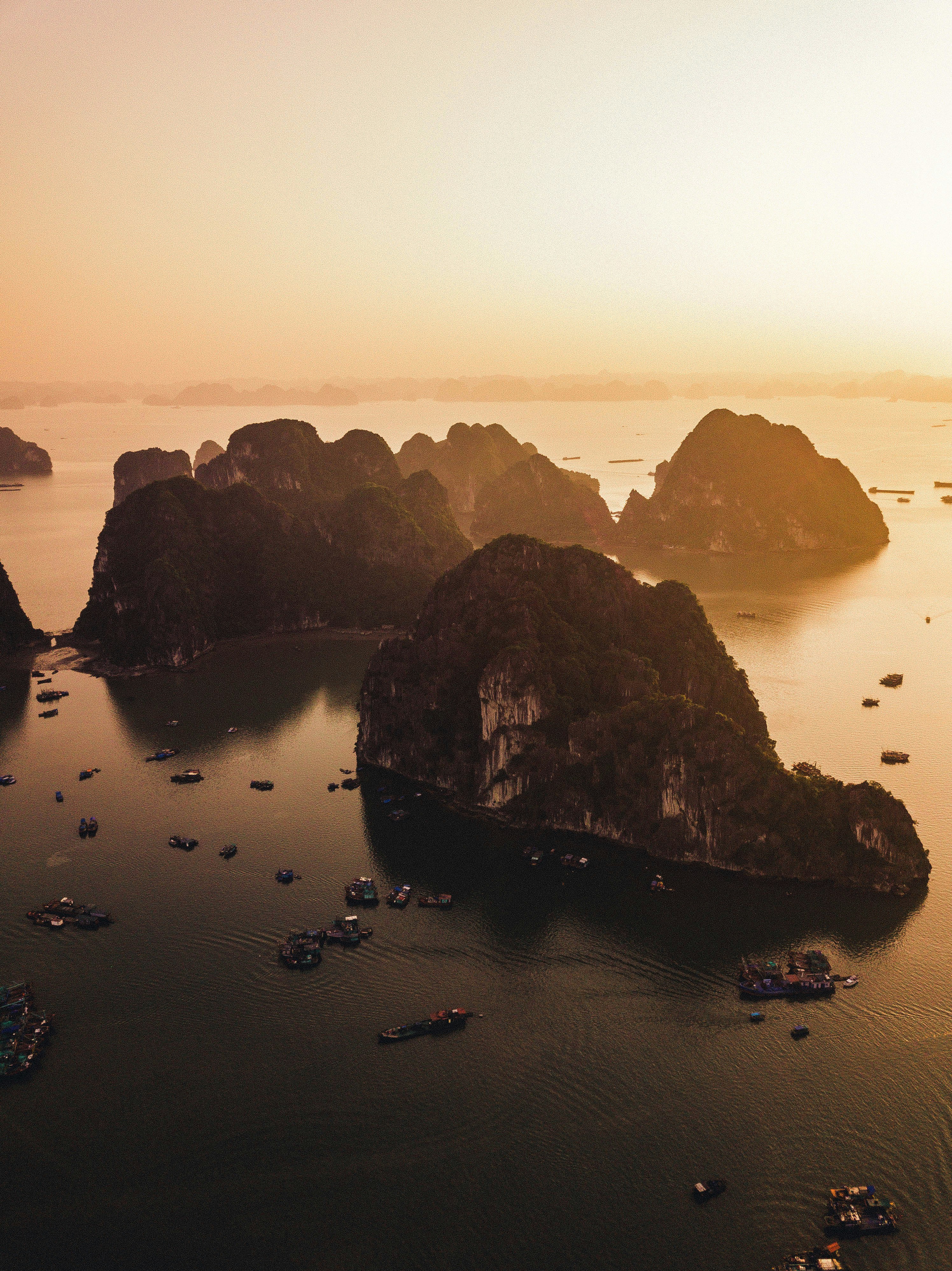 Le Mékong, d’Angkor à la baie d’Along, ou l’inverse